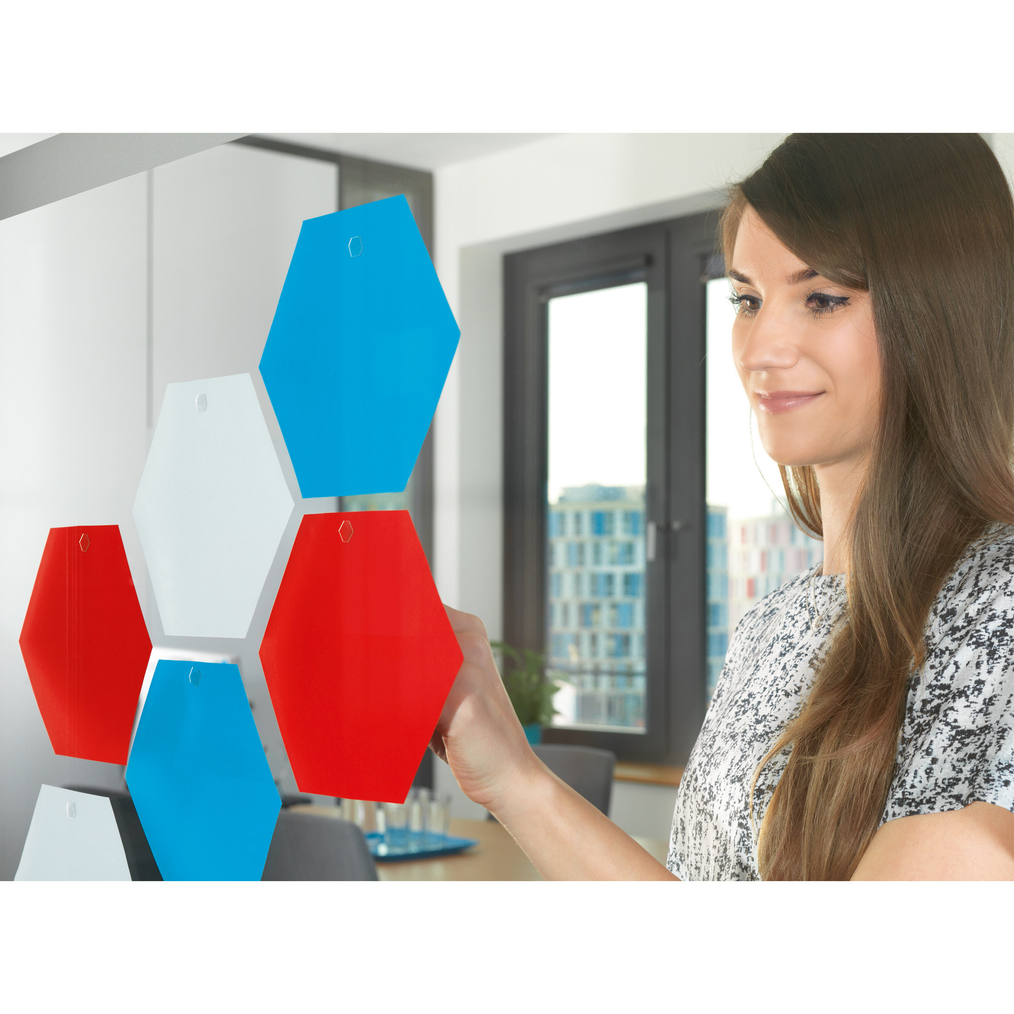 tesa TACK Klebepads, 200 Stück, wiederverwendbar, transparent tesa TACK Klebepads, 200 Stück, wiederverwendbar, transparent