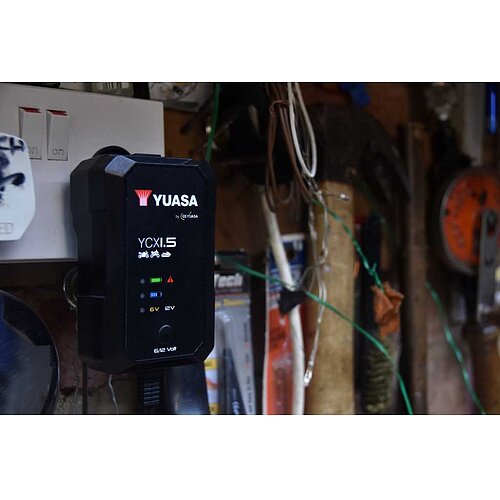 Yuasa YCX1.5 6V/12V 1,5A Ladegerät Yuasa YCX1.5 6V/12V 1,5A Ladegerät