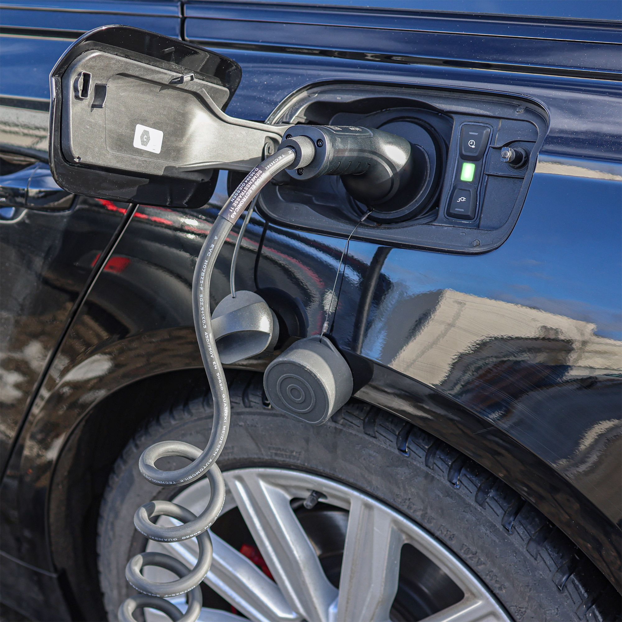 Inline® EV Spiral-Autoladekabel 22kW Typ2, 3-phasig, 7,5m Inline® EV Spiral-Autoladekabel 22kW Typ2, 3-phasig, 7,5m
