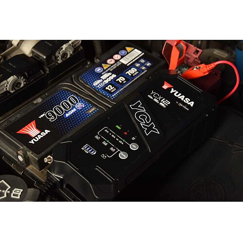Yuasa YCX12 12V 12A Ladegerät