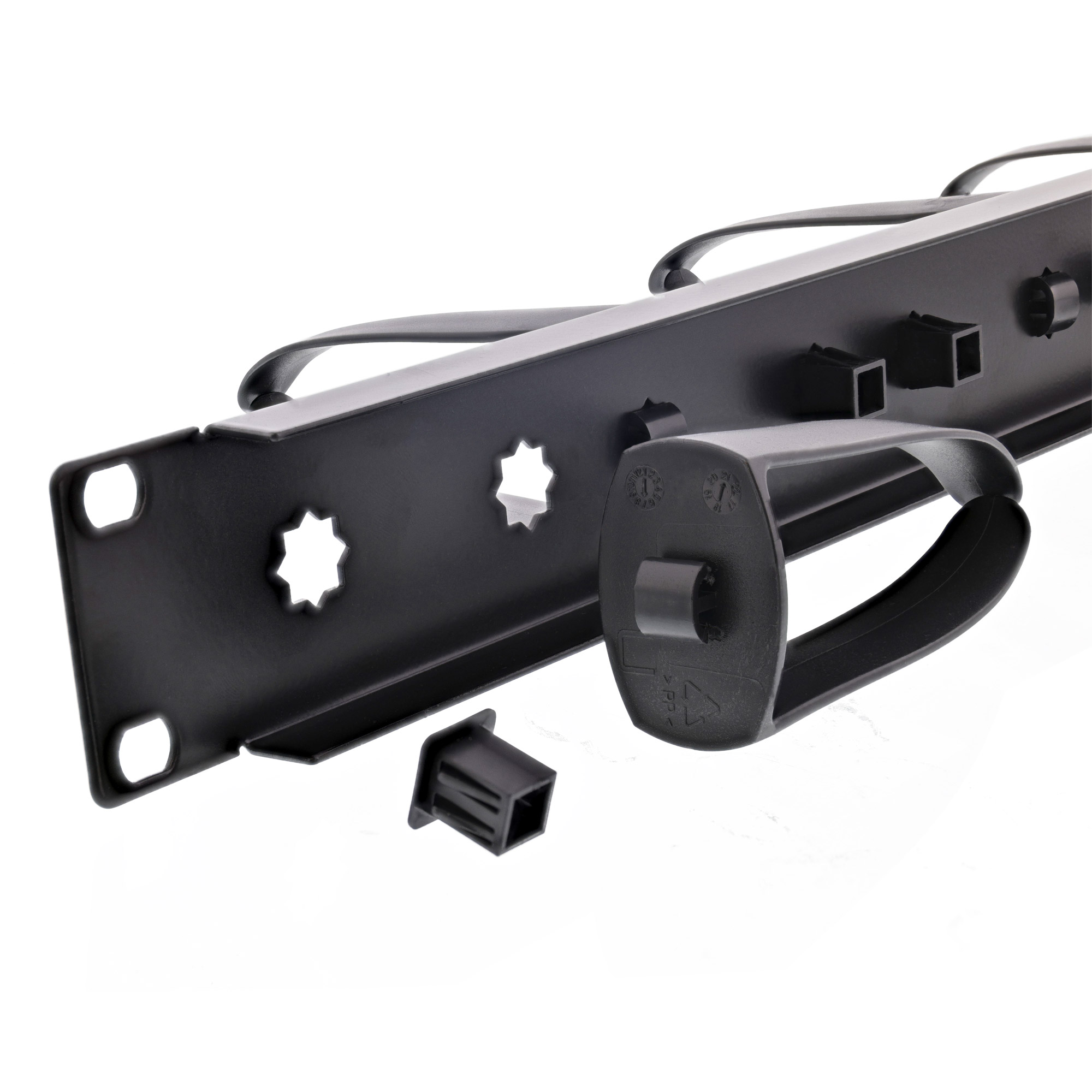 Inline® 19" Kabelführungspanel, 9 KunststoffBügel abnehmbar, RAL 9005, schwarz