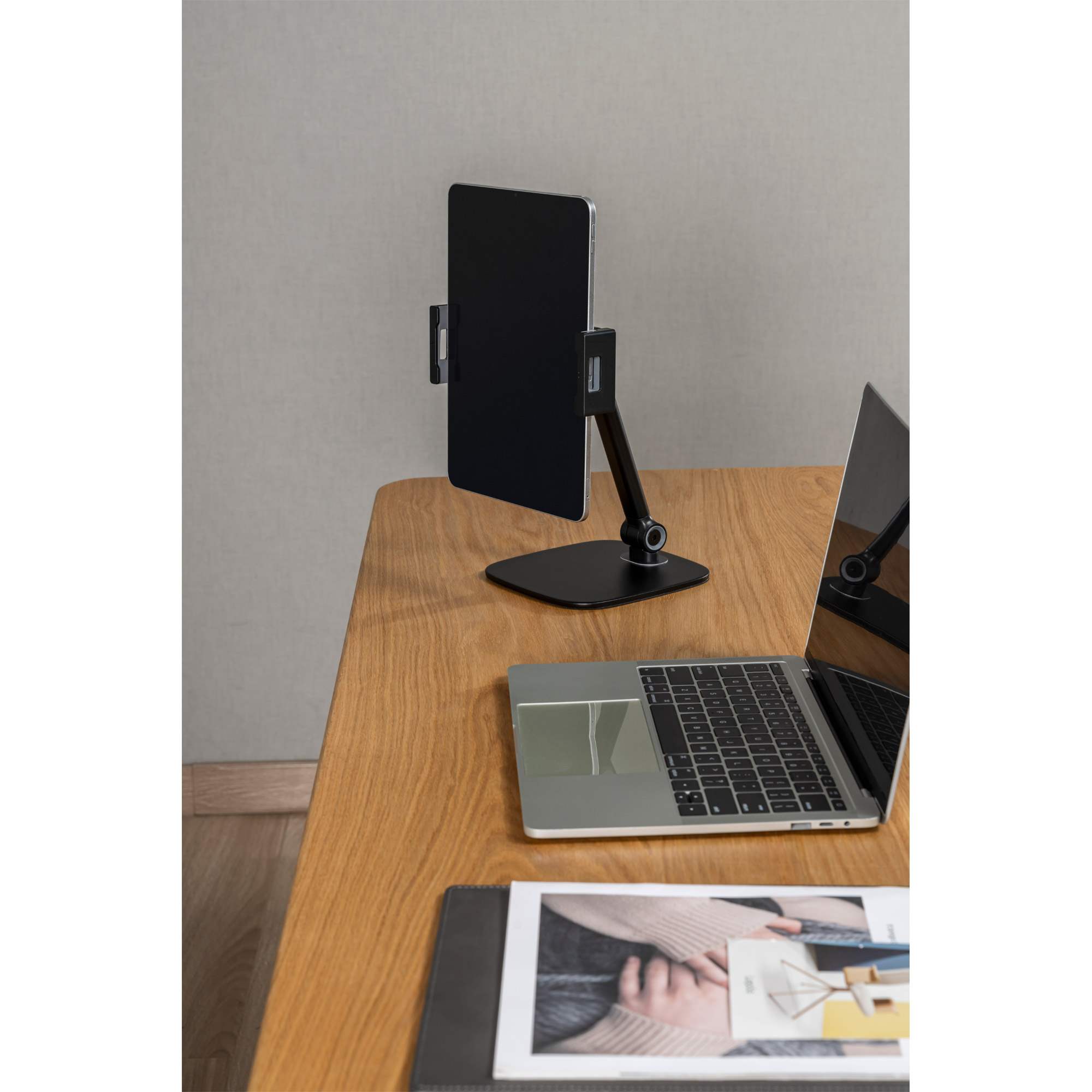 Inline® Tablet Tischhalterung mit Standfuß, bis 12,9", schwarz
